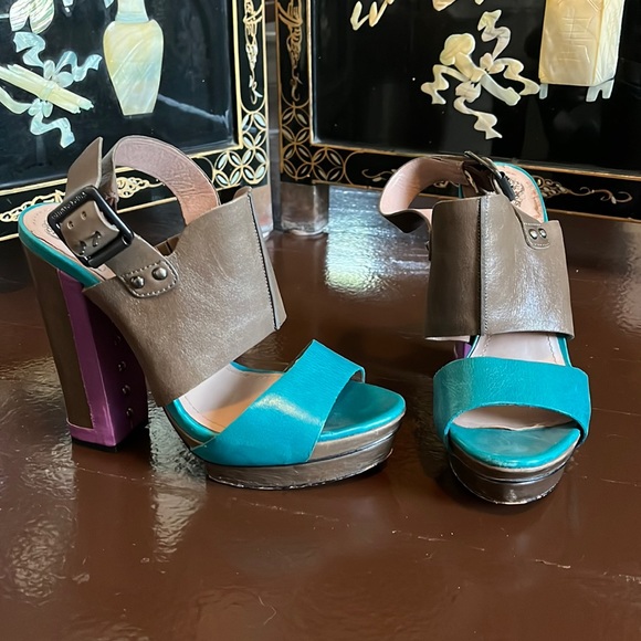 Heels Vince Camuto - Picture 2 of 7